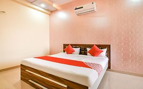 Oyo 70183 Sai Kripa Lodging
